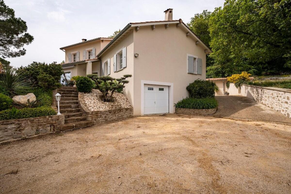 La Villa Moursoise 4 Etoiles Bagian luar foto