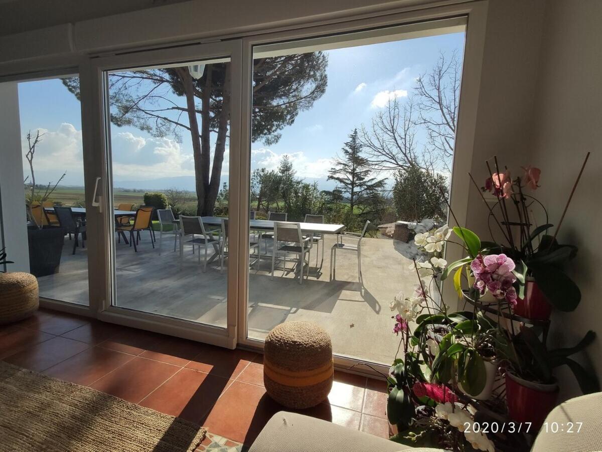 La Villa Moursoise 4 Etoiles Bagian luar foto