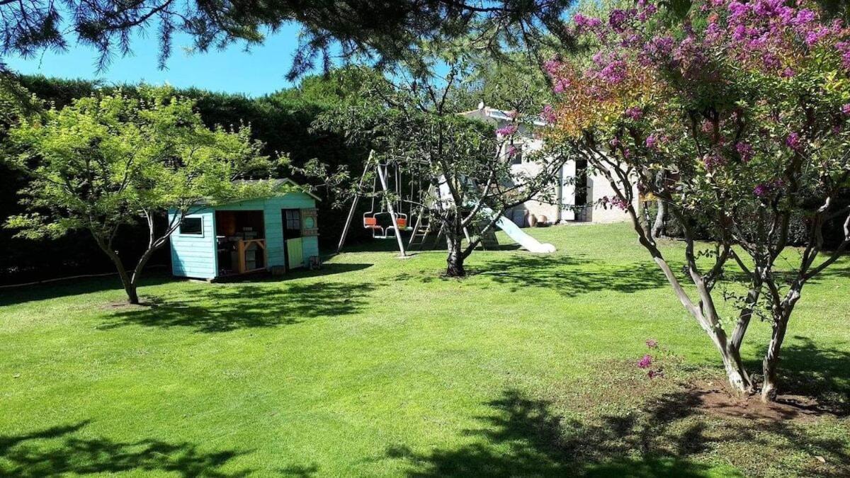 La Villa Moursoise 4 Etoiles Bagian luar foto
