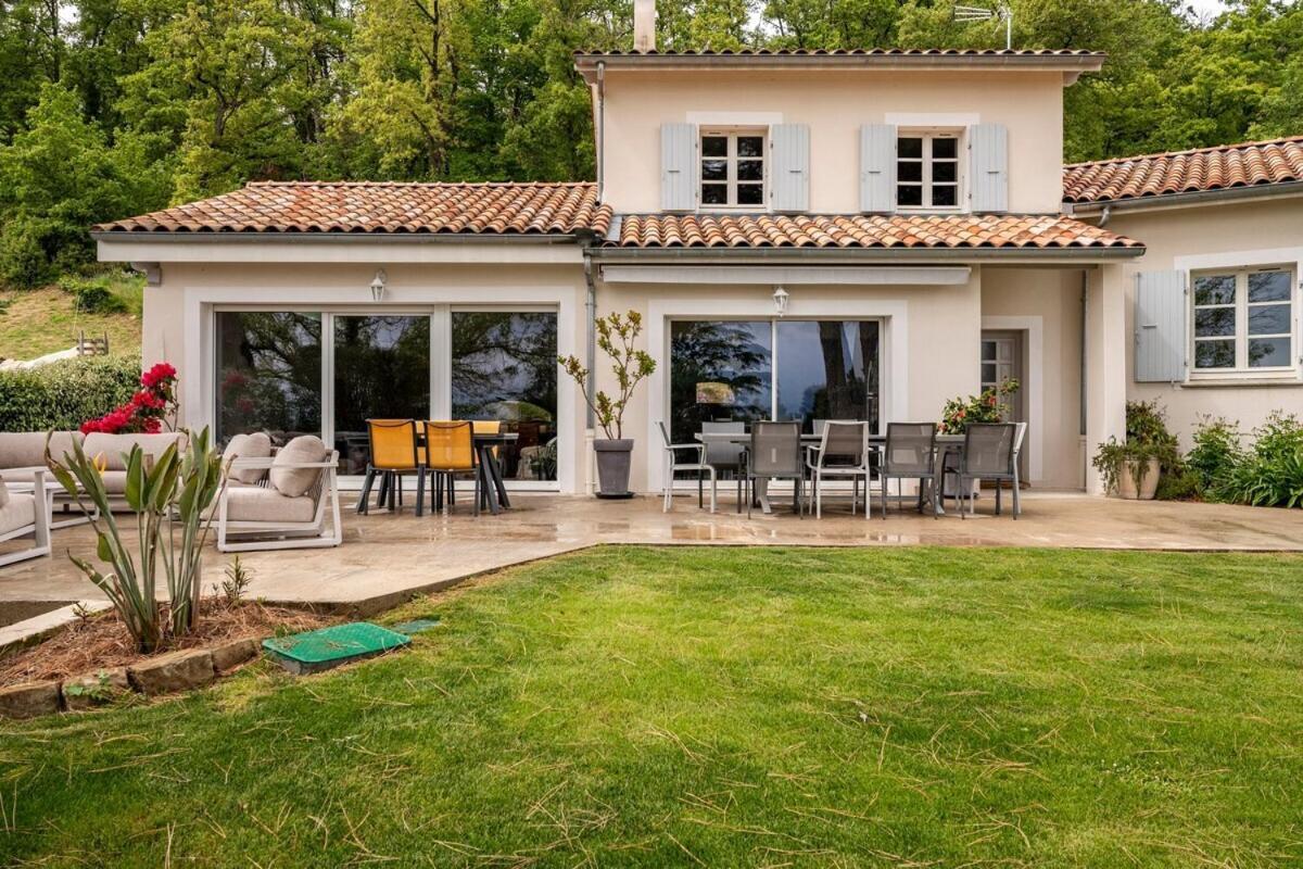 La Villa Moursoise 4 Etoiles Bagian luar foto